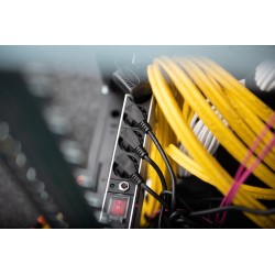 Digitus Listwa zasilająca PDU 19" Rack, 7x gniazdo schuko, 2.0m, 1x wtyk unischuko, 16A, wł./wył., zabezpieczenie