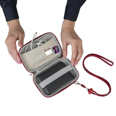 Rivacase 9101 (PU) Etui kieszeniowe Kopolimer Etylenu z Octanem Winylu (EVA) Czerwony