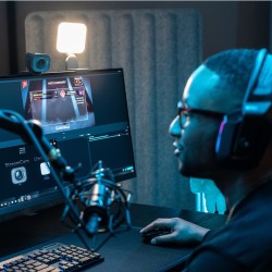 Logitech Stream?am kamera internetowa 1920 x 1080 px USB 3.2 Gen 1 (3.1 Gen 1) Grafitowy