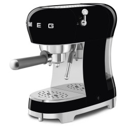 Ekspres do kawy Smeg z kolbą 50's Style Black ECF02BLEU