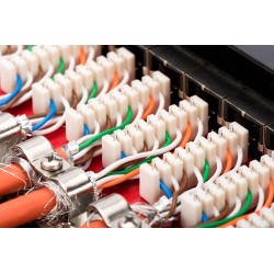 Digitus Panel krosowy desktop 12x RJ45, LSA poziom, kat.6A, ekranowany, czarny, prowadnica kabli