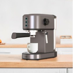 Kolbowy ekspres do kawy Black+Decker BXCO1350E