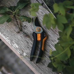 Fiskars Solid M P321 Nożyce ogrodowe Bypass Czarny, Pomarańczowy