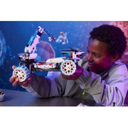 LEGO Technic 42211 Kosmiczny łazik księżycowy