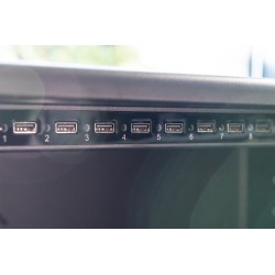 Szafa mobilna DIGITUS na kółkach do ładowania notebooków/tabletów do 14"