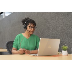 POLY Zestaw słuchawkowy Blackwire 8225 Stereo USB-C z certyfikatem Microsoft Teams + przejściówka USB-C/A