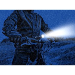 EVERACTIVE LATARKA RĘCZNA DIODOWA LED 350 LUMENÓW FL300+