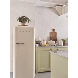 Smeg KLF03CREU czajnik elektryczny 1,7 l 2400 W Kremowy