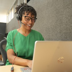 POLY Zestaw słuchawkowy Blackwire 8225 Stereo USB-C z certyfikatem Microsoft Teams + przejściówka USB-C/A