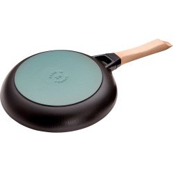 Patelnia żeliwna z drewnianym uchwytem STAUB 40511-953-0 - 28 cm