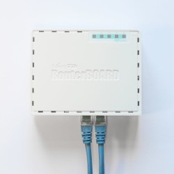 Router Mikrotik RB750GR3 Gigabit Ethernet Turkusowy, Biały