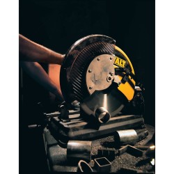 Przecinarka tarczowa do metalu DeWalt DW872-QS
