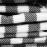 Koc piknikowy NILS CAMP NC2310 biało-czarny 300x200 cm